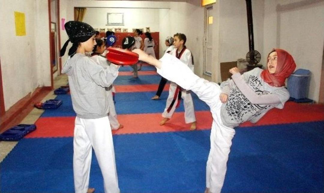 (&ouml;zel Haber) İğdir K&ouml;y&uuml;n&uuml;n Kızları, Taekwondo Da G&ouml;z&uuml;n&uuml; Olimpiyatlara Dikti