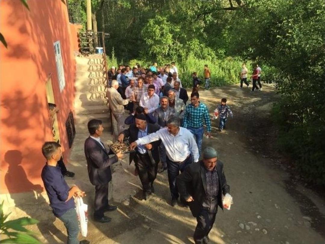 Van&rsquo;ın Kırsal Mahallelerinde Eski Bayram Geleneği Hi&ccedil; Bozulmadı