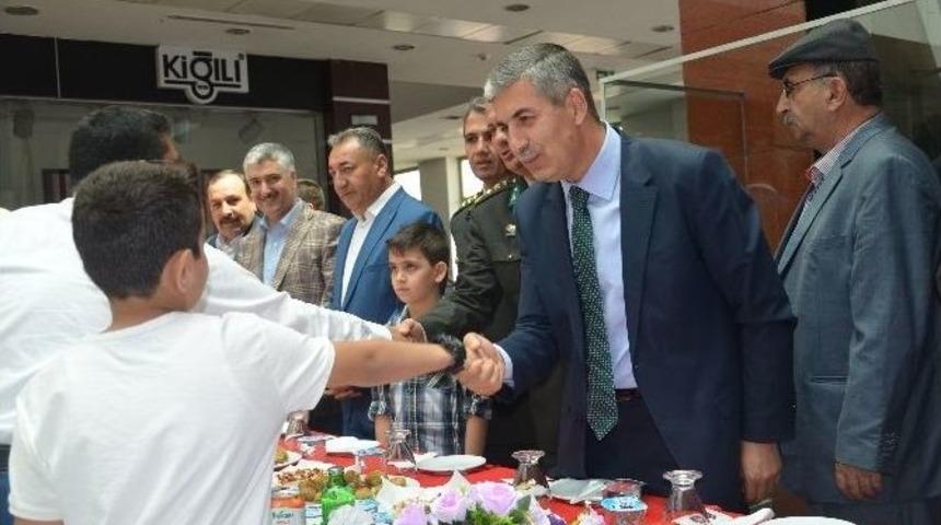 Tatvan&rsquo;da Bayramlaşma T&ouml;reni