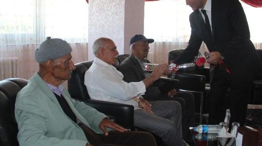 Elazığ&rsquo;da Bayramlaşma T&ouml;reni Yapıldı