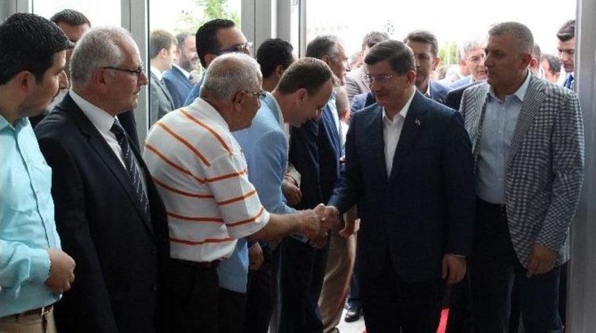 Ahmet Davutoğlu Ve Bakan Elvan, Konyalılarla Bayramlaştı