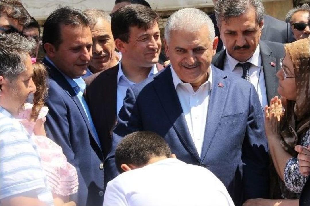 Başbakan Yıldırım&rsquo;dan Şehit Evi Ziyareti