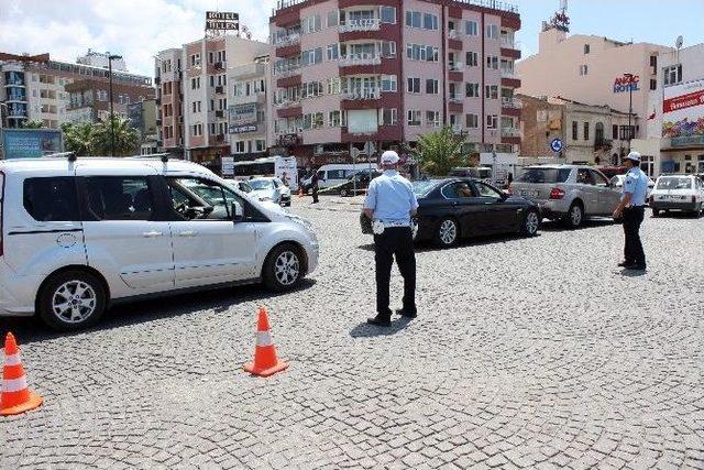 Çanakkale’de Feribot Kuyruğu