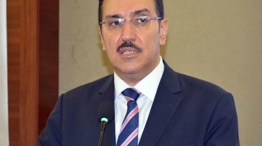 Bakan B&uuml;lent T&uuml;fenkci, Malatya&rsquo;da Resmi Bayramlaşma T&ouml;renine Katıldı