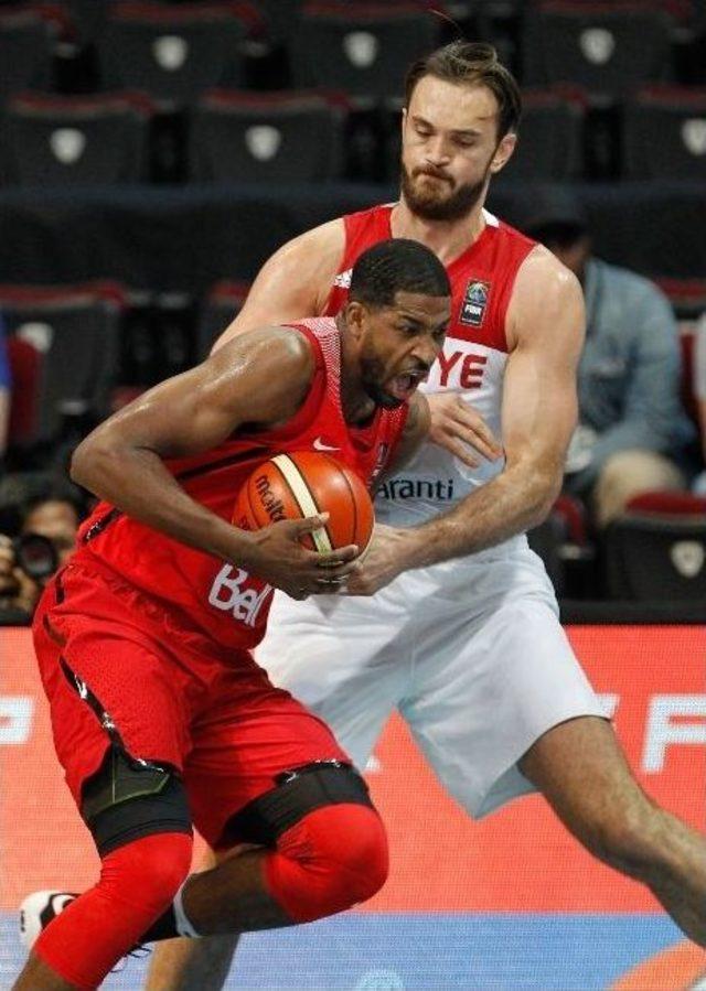 A Milli Basketbol Takımı, Kanada’ya Boyun Eğdi