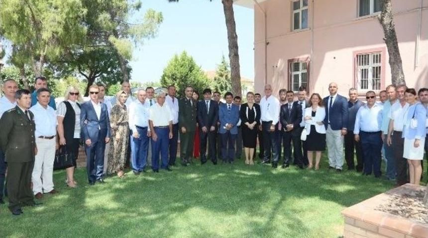 Urla&rsquo;da Bayramlaşma T&ouml;reni