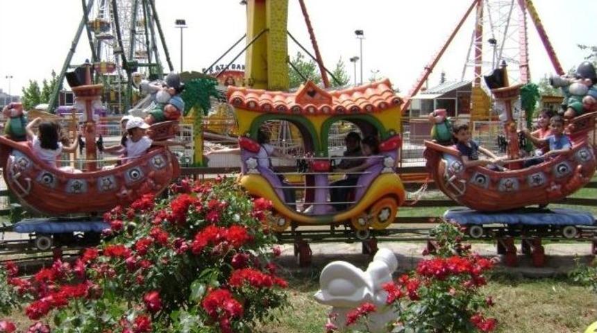 Bayram Geldi Lunaparklar Doldu Taştı