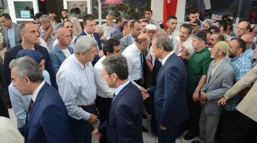 Bakan Işık, Kocaeli&rsquo;de Bayramlaşma Programlarına Katıldı