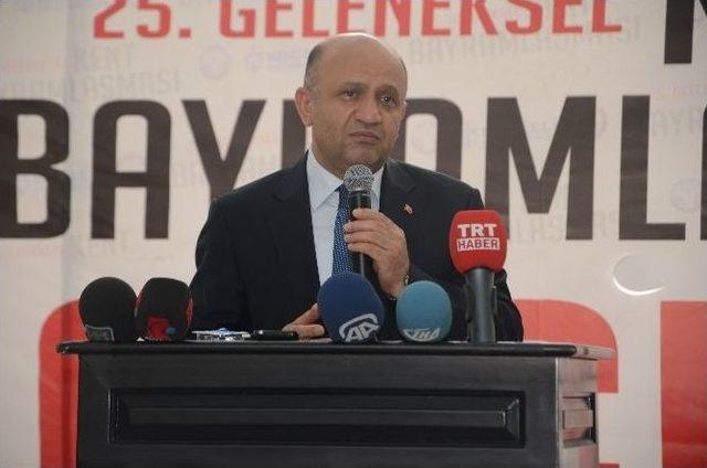 Bakan Işık, Kocaeli’de Bayramlaşma Programlarına Katıldı