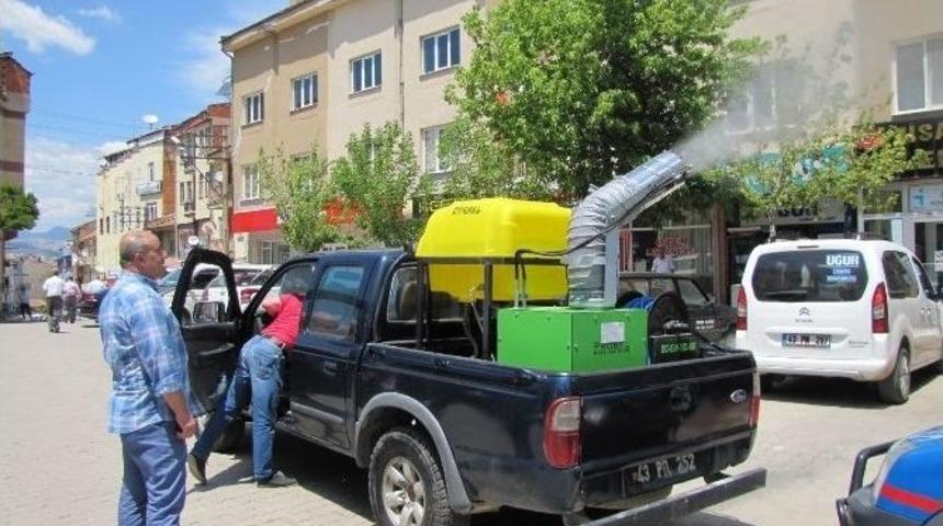 Caddelere Ve Camilere Gül Suyu Püskürtüldü