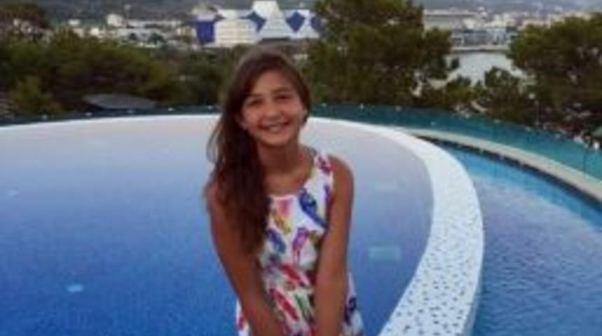 Otel Havuzunda Boğulan K&uuml;&ccedil;&uuml;k Minel Tekirdağ&rsquo;da Defnedildi