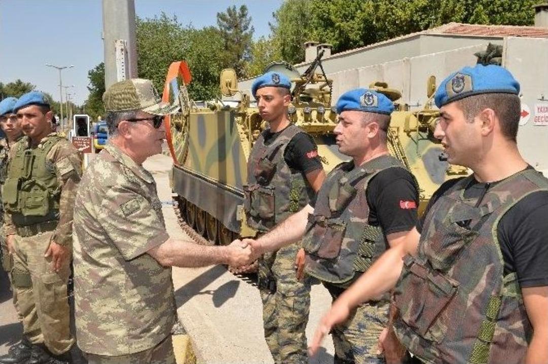 Orgeneral Akar Ve Kuvvet Komutanları Bayramın İlk G&uuml;n&uuml;nde Diyarbakır&rsquo;da