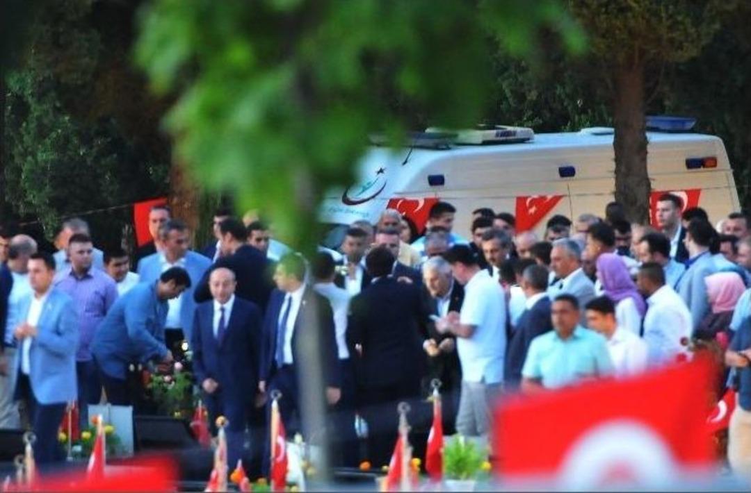 Başbakan Yıldırım&rsquo;dan Maden Şehitlerine Karanfil