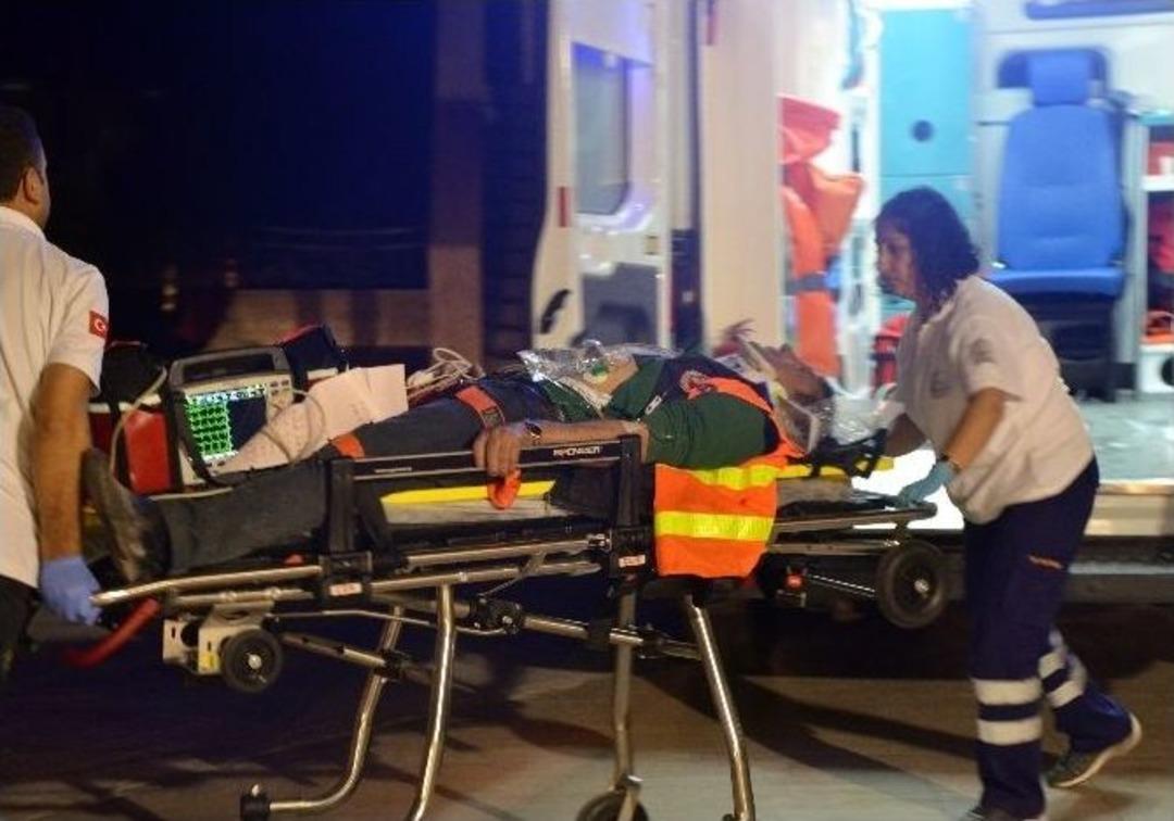 &Uuml;zerine Elektrik Kablosu D&uuml;şen Temizlik G&ouml;revlisi Ağır Yaralandı