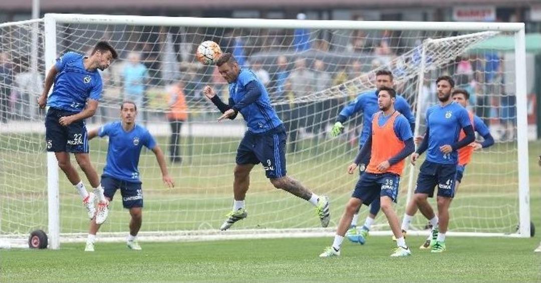 Fenerbah&ccedil;e Hazırlıklarını S&uuml;rd&uuml;r&uuml;yor