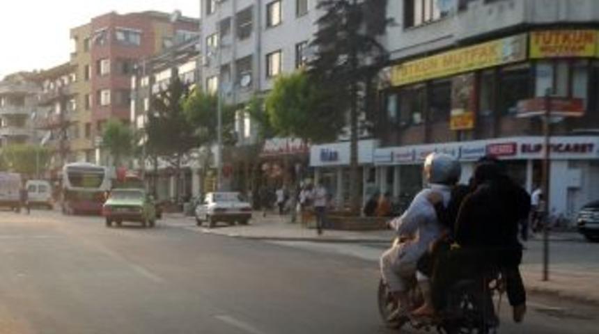 Aynı Motosiklete 4 Kişi Bindiler