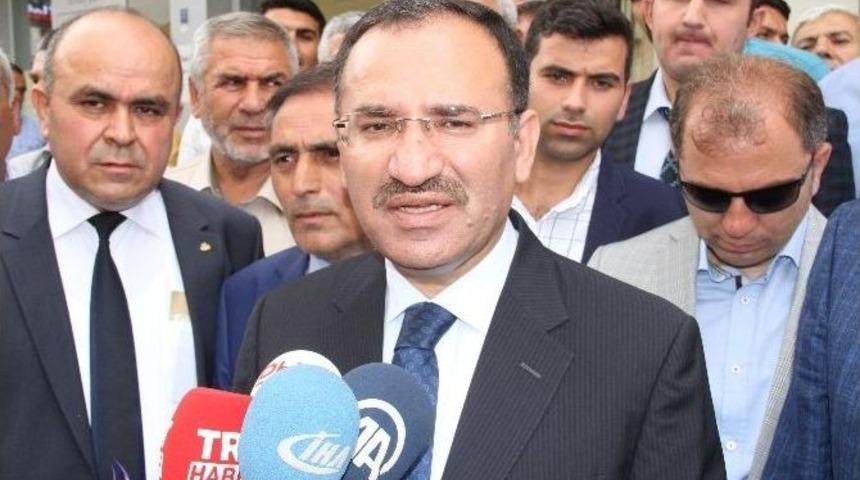 Adalet Bakanı Bozdağ: &ldquo;hi&ccedil; Kimse Ankara&rsquo;nın G&uuml;venliğinin Şam&rsquo;ın G&uuml;venliğinden Ayrı Olduğunu S&ouml;yleyemez&rdquo;