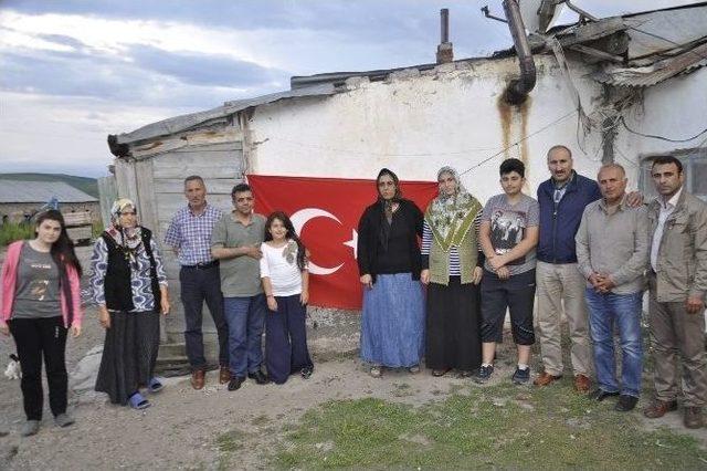 Aile Ve Sosyal Politikalar Müdürü Acay’dan Şehit Polisin Ailesine Anlamlı Ziyaret!