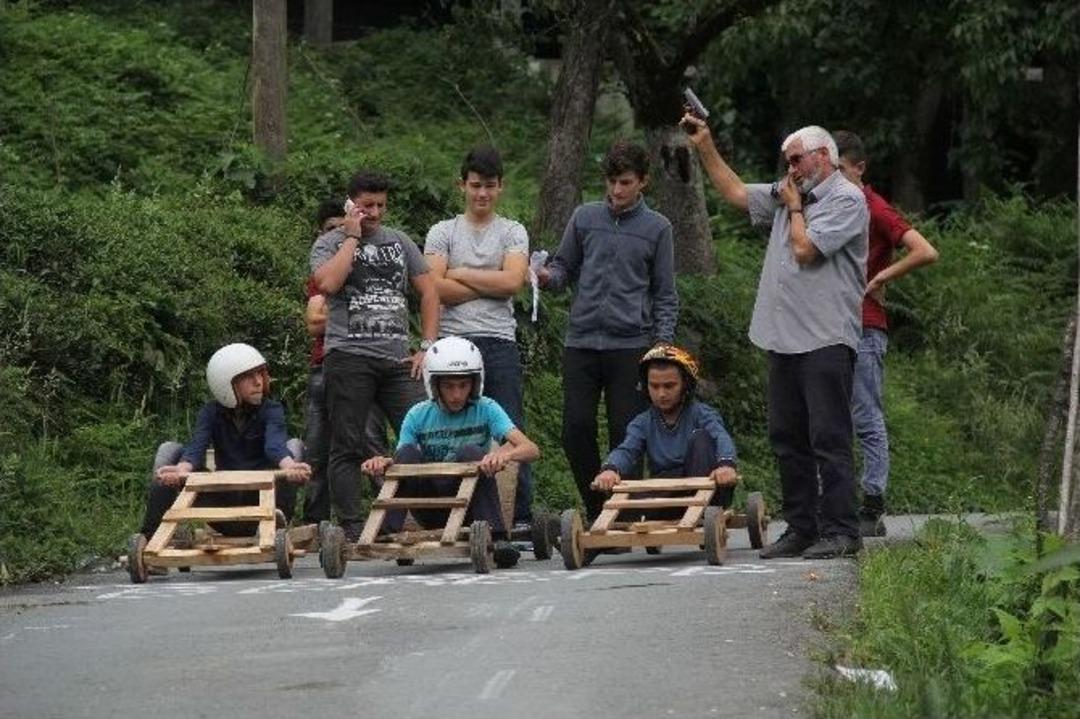 6. Lazralli Tahta Araba Yarışları Nefes Kesti