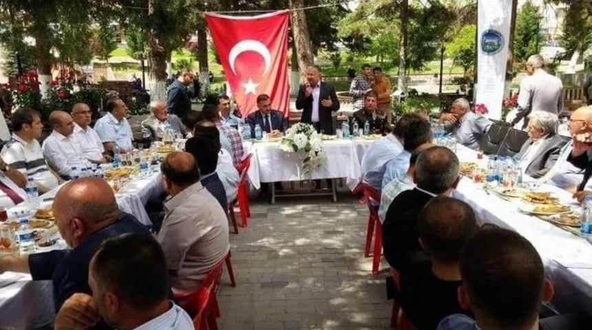 Develi&rsquo;de Protokol &Uuml;yeleri Vatandaşla Bayramlaştı