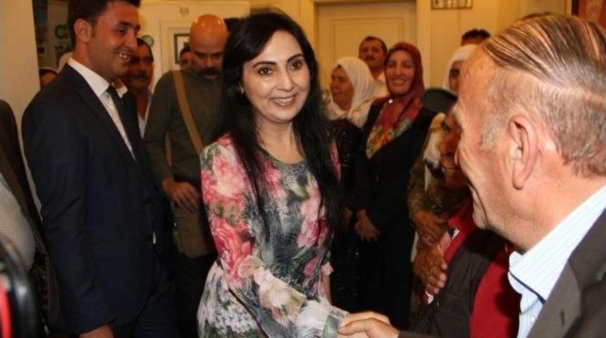 Y&uuml;ksekdağ, Van&rsquo;da Partililerle Bayramlaştı