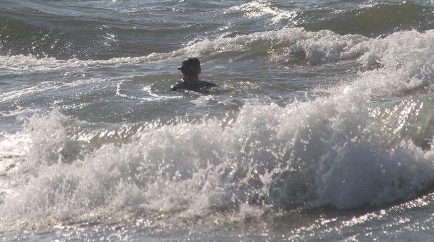 Denizde Kaybolan &Ccedil;ocuğu Arama &Ccedil;alışmaları Devam Ediyor