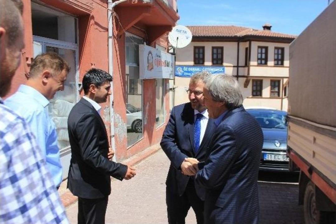 Ak Parti Osmaneli İl&ccedil;e Teşkilatı Bayramlaşma T&ouml;reni D&uuml;zenledi