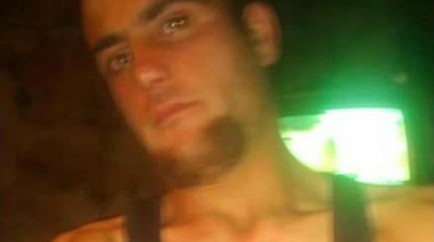 Babasının &Ouml;l&uuml; Bulunduğu Yerde İntihar Etti