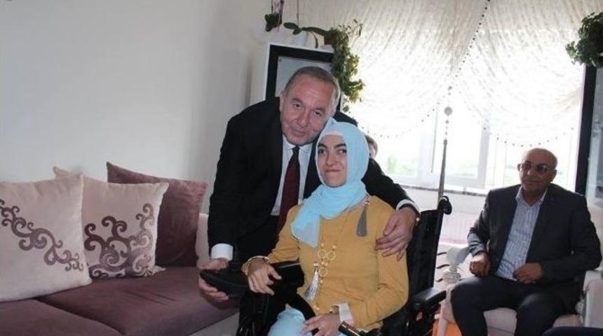 Merve&rsquo;nin &Ccedil;ifte Bayram Sevinci