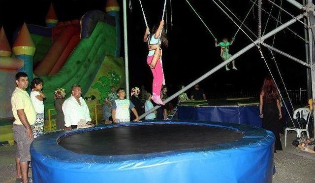 Bayrama En &Ccedil;ok Onlar Sevindi 1