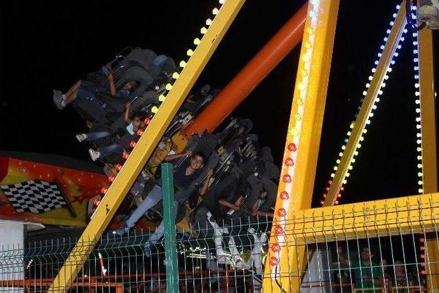 Bayrama En &Ccedil;ok Onlar Sevindi 3