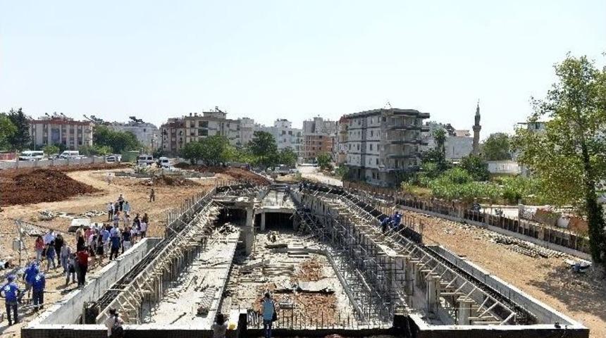 Down Sendromlu &Ccedil;ocuklar İ&ccedil;in Buz Pisti