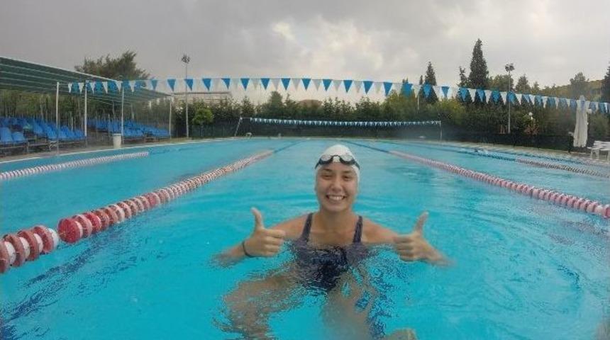 &Ccedil;ılgın T&uuml;rkler Kadın Y&uuml;zme Takımı Capri Adası&rsquo;na Y&uuml;zecek