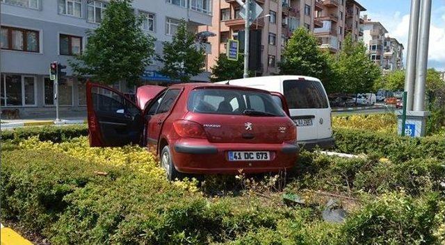 Karamürsel’de Trafik Kazası: 1 Yaralı