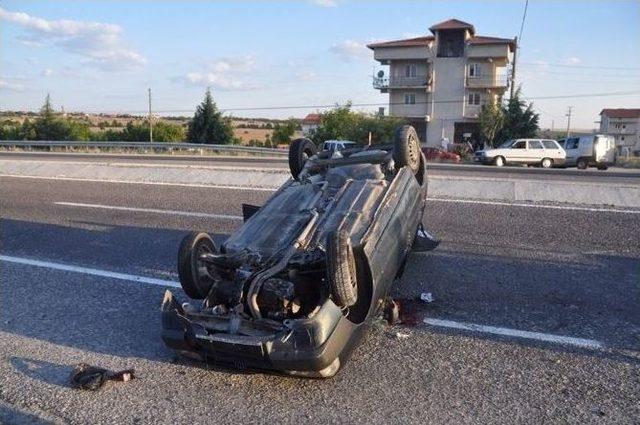 Uşak’ta Trafik Kazası; 1 Ölü, 2 Yaralı