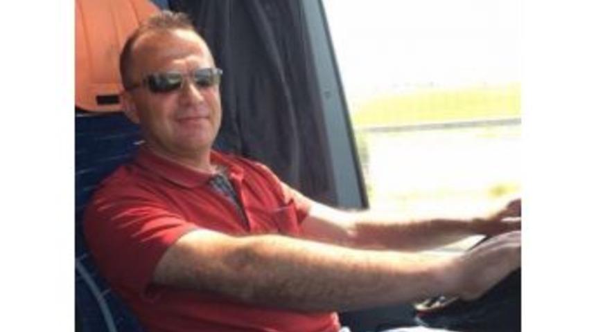 Komşusunu Bı&ccedil;akladı