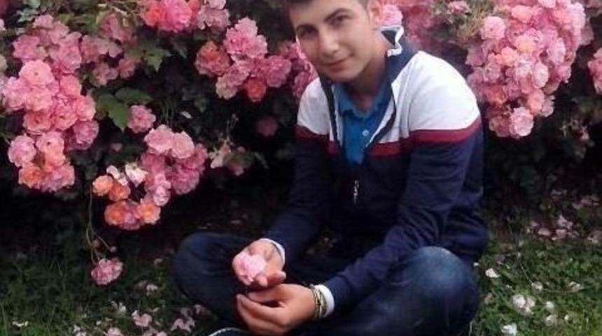 Samsun&rsquo;da Boğulan Sporcu &Ouml;zg&uuml;r Yıldızbaş Toprağa Verildi