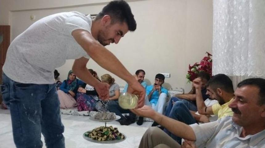 Hakkari&rsquo;de Bayram Geleneği Bozulmadı