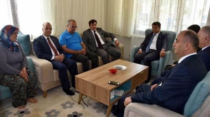 Bayramda Şehit Aileleri Unutulmadı