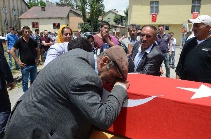 Şehit Korucu Yüksekova’da Toprağa Verildi G2