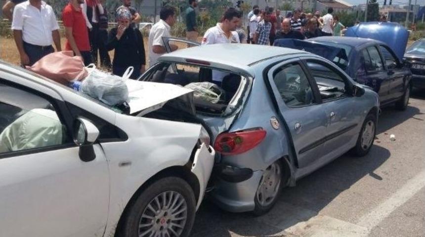Karab&uuml;k&rsquo;te Zincirleme Trafik Kazası: 10 Yaralı