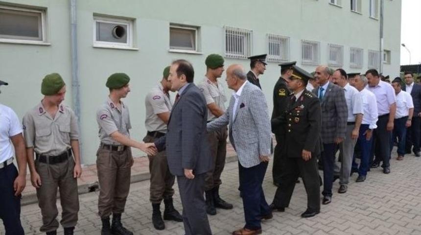 İkiz Askerler G&ouml;renleri Şaşırttı