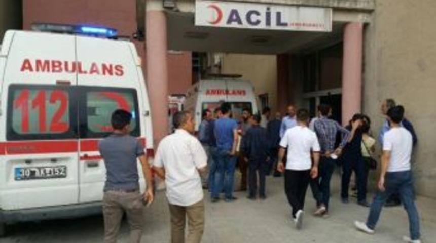 Hakkari&rsquo;de Trafik Kazası: 1 &Ouml;l&uuml;, 2 Yaralı