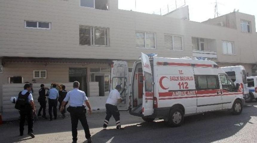 Polis Merkezinde İntihar Girişimi