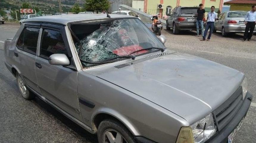 Otomobilin &Ccedil;arptığı Emekli İmam Ağır Yaralandı