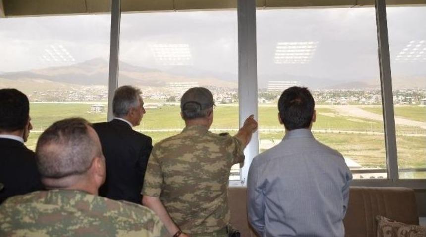 Hakkari Valisi Toprak&rsquo;tan Havalimanı Ziyareti