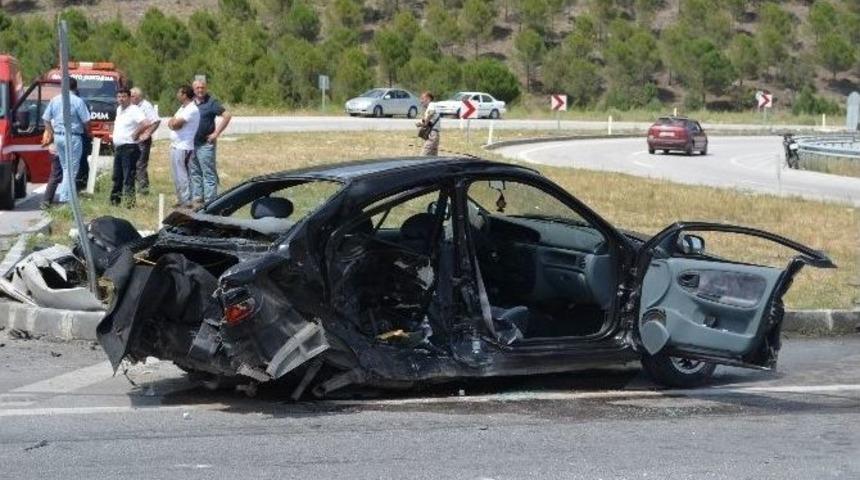 &Ccedil;orum&rsquo;da Trafik Kazası: 1 &Ouml;l&uuml;, 4 Yaralı