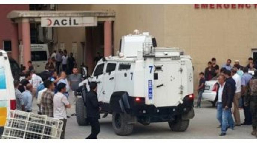 Hakkari&rsquo;de Zırhlı Polis Aracı Kaza Yaptı: 7 Polis Yaralı