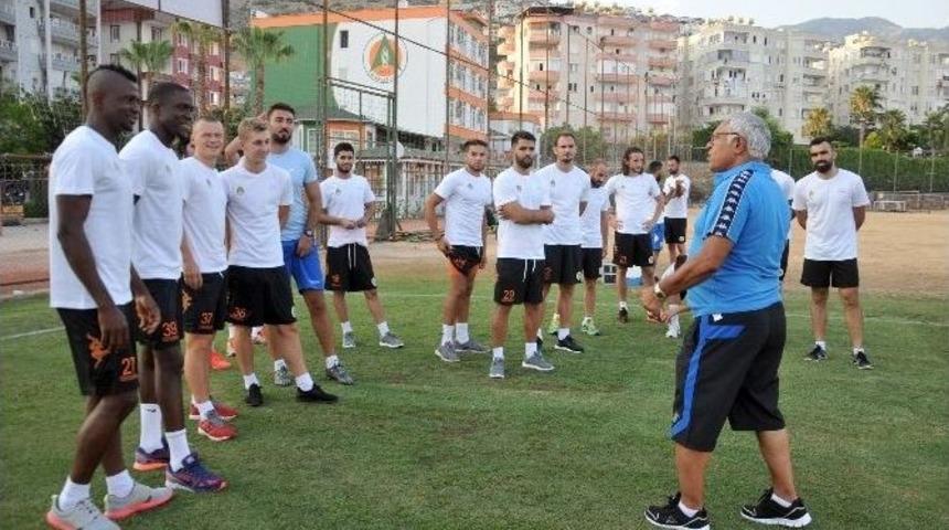 Alanyaspor Yeni Sezon Hazırlıklarına Başladı