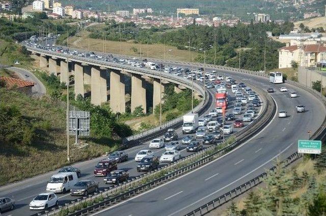 Tatilcilerin Dönüş Çilesi Başladı